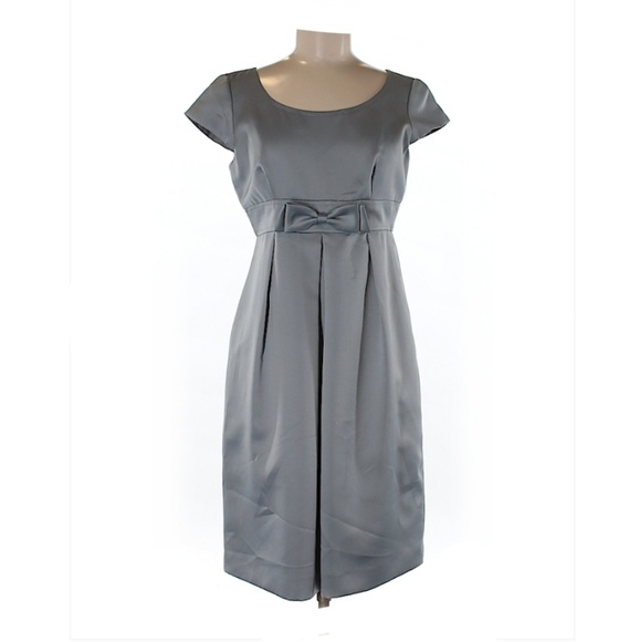 Tahari Dresses & Skirts - Tahari work Dress
Size 6 (Petite)